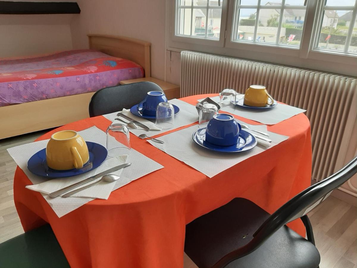 Bed and Breakfast Utah Beach Сент-Мари-дю-Мон Экстерьер фото